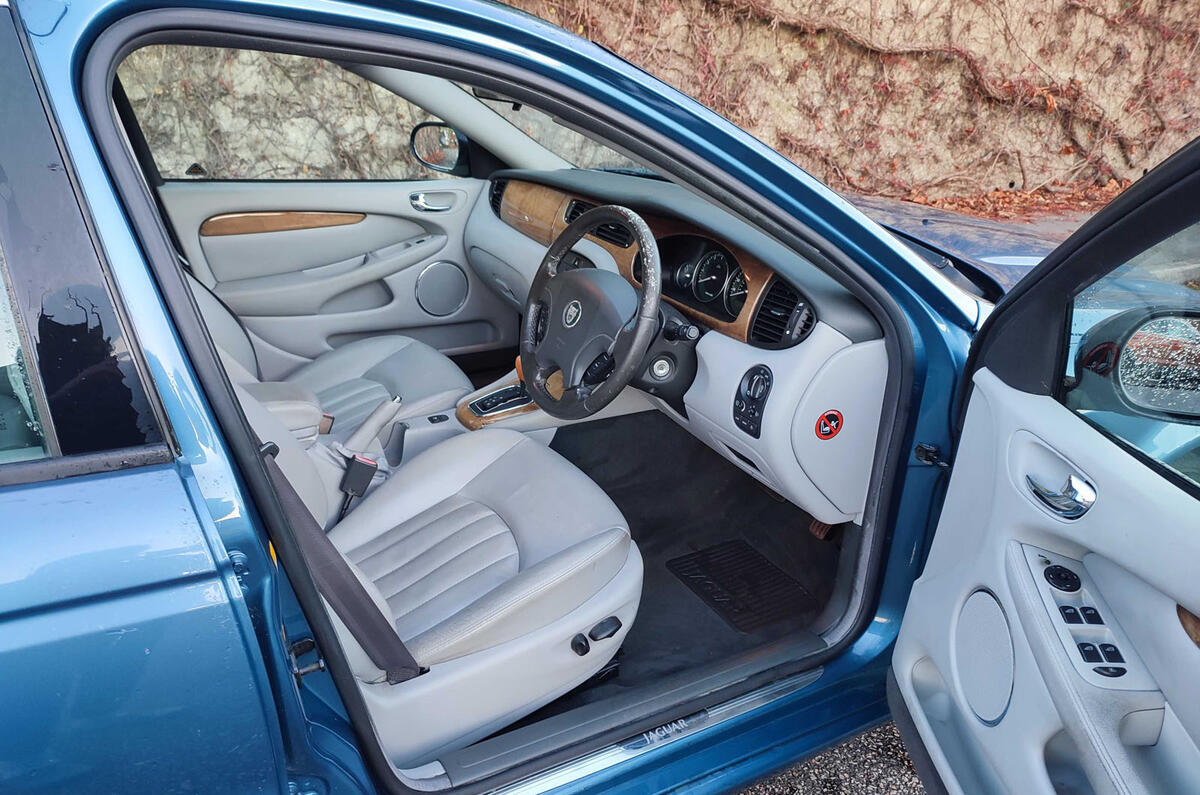Jaguar X Type Alex Wolstenholme interior dashboard wide Jaguar X Type Alex Wolstenholme interior dashboard wide