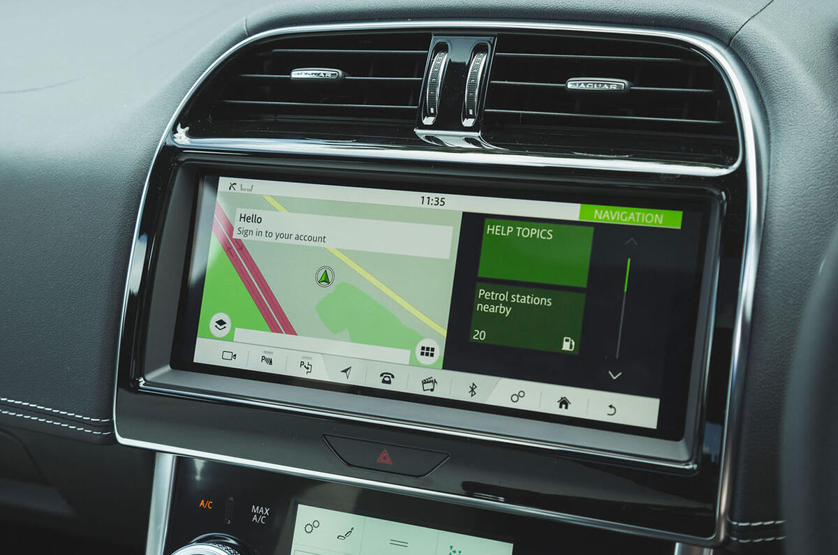 Jaguar XE infotainment Jaguar XE infotainment