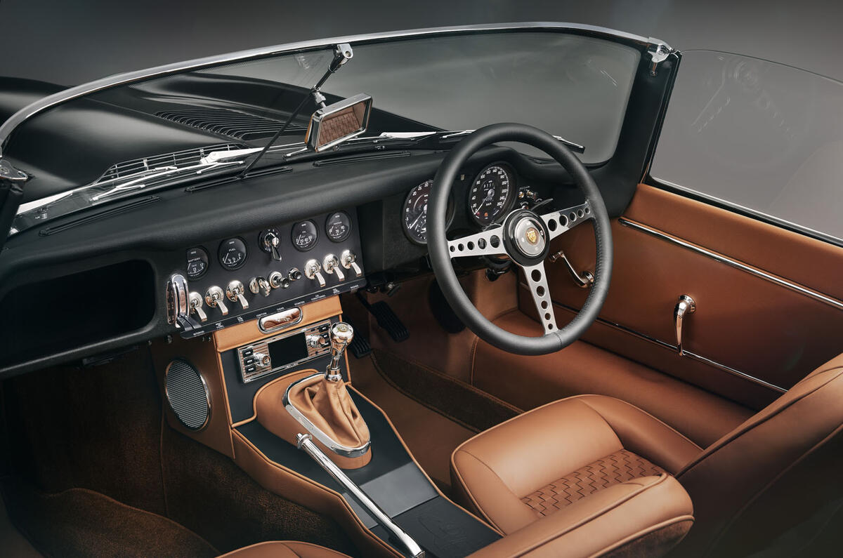 JAGUAR E TYPE 12 INTERIOR JAGUAR E TYPE 12 INTERIOR