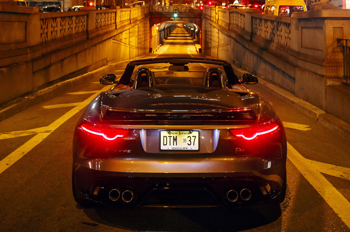 Jaguar F-Type SVR