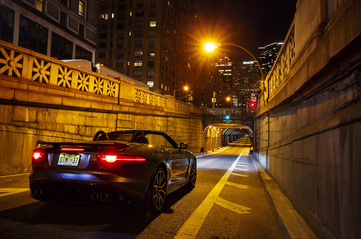 Jaguar F-Type SVR