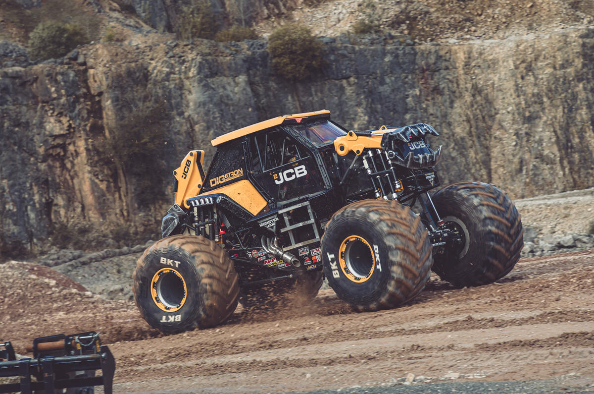 JCB Diagtron front lead