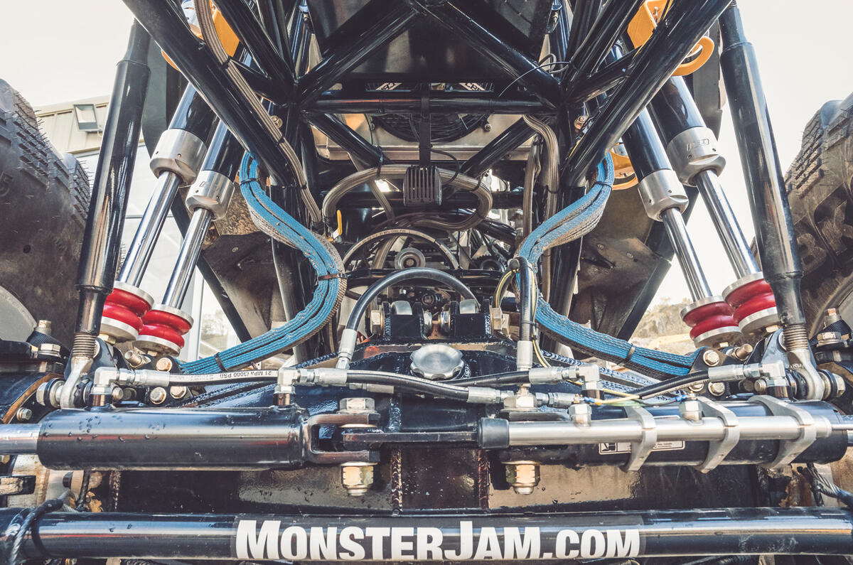 JCB Digatron chassis 2