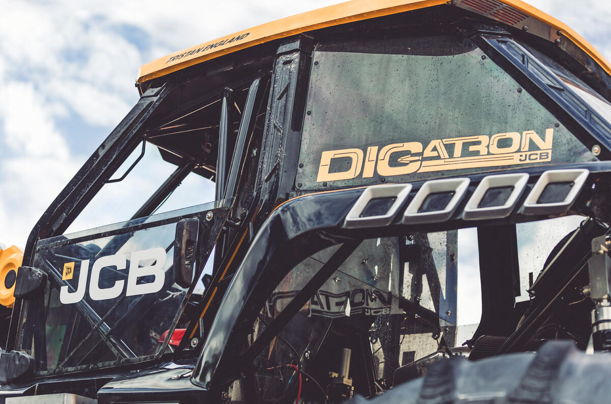 JCB digatron side window