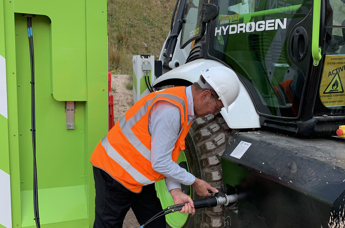 JCB hydrogen refill