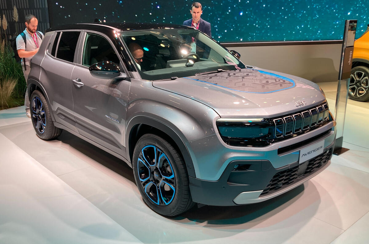 Jeep Avenger 2022 silver front quarter static Paris motor show Jeep Avenger 2022 silver front quarter static Paris motor show