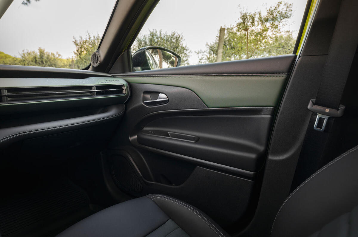 Jeep Avenger 4xe facelift 7