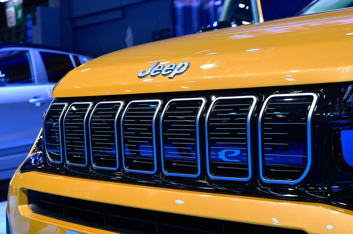 jeep avenger paris motor show 04 grill