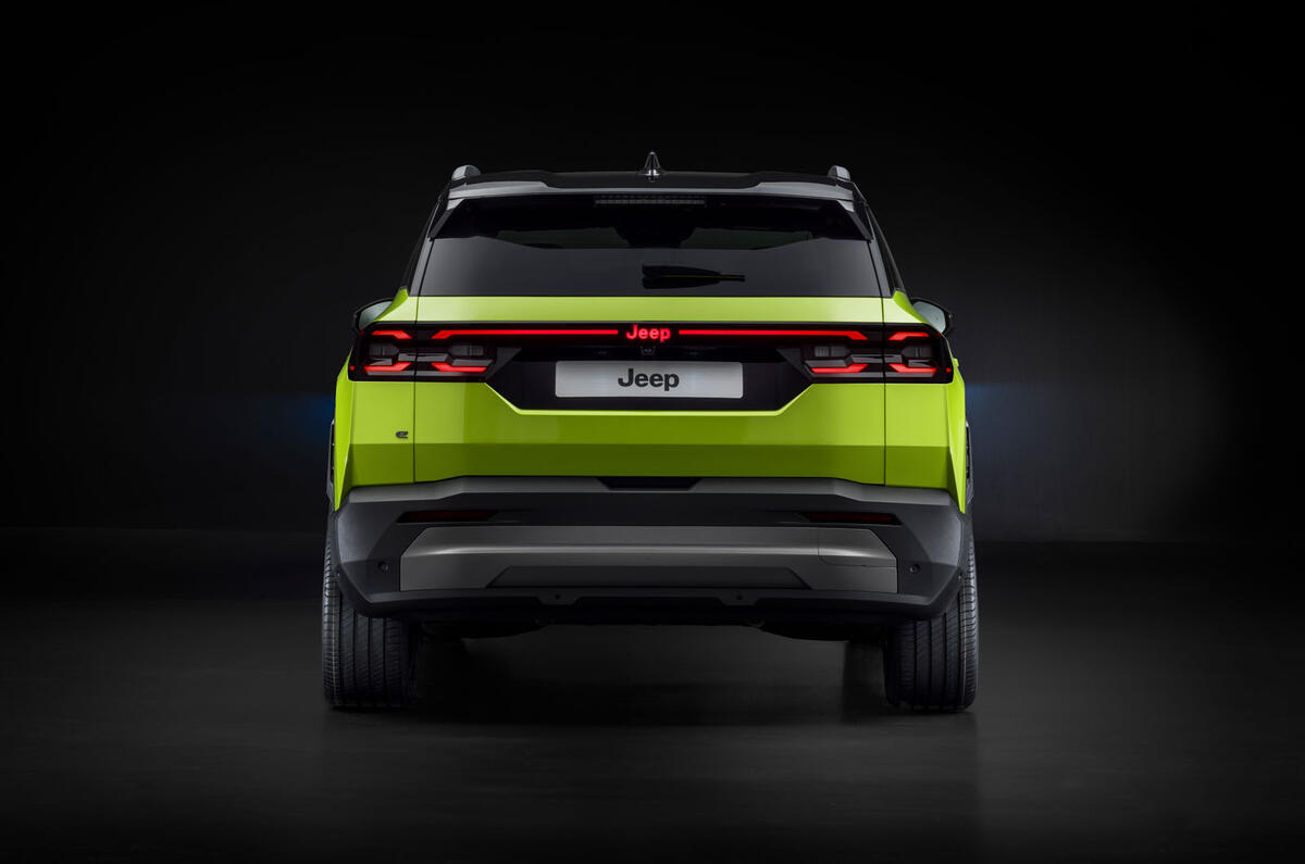 Jeep Compass 2025 rear static Jeep Compass 2025 rear static