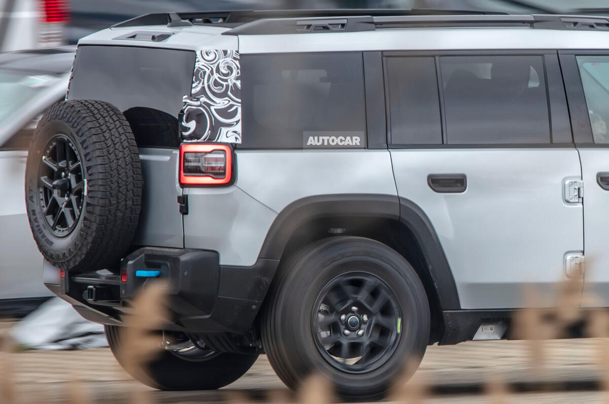 Jeep Recon camo rear quarter zoom Jeep Recon camo rear quarter zoom