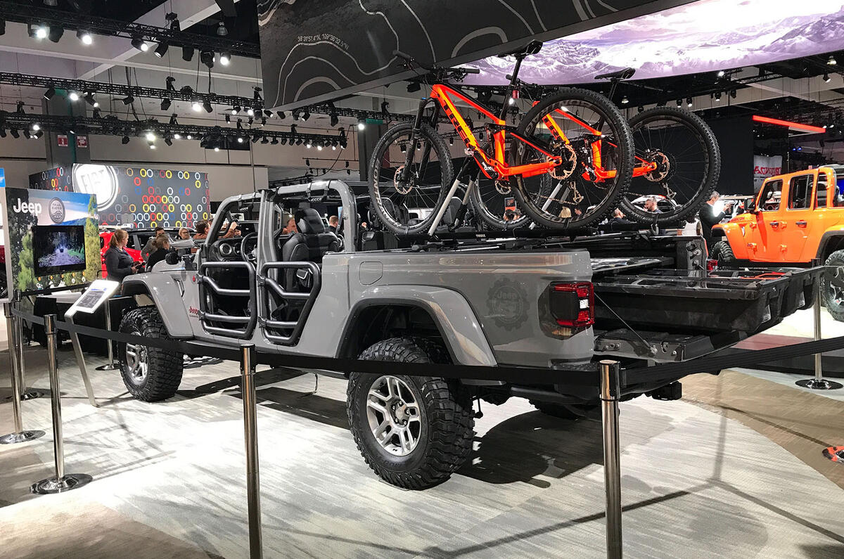 Jeep Gladiator LA motor show reveal - stand rear