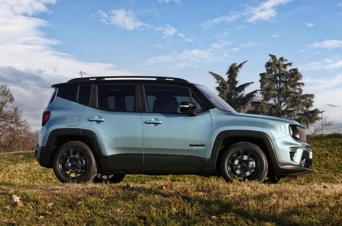 Jeep® Renegade e Hybrid (6) Jeep® Renegade e Hybrid (6)