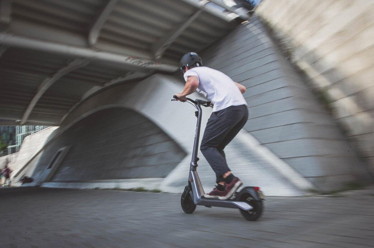 Jim   e scooter