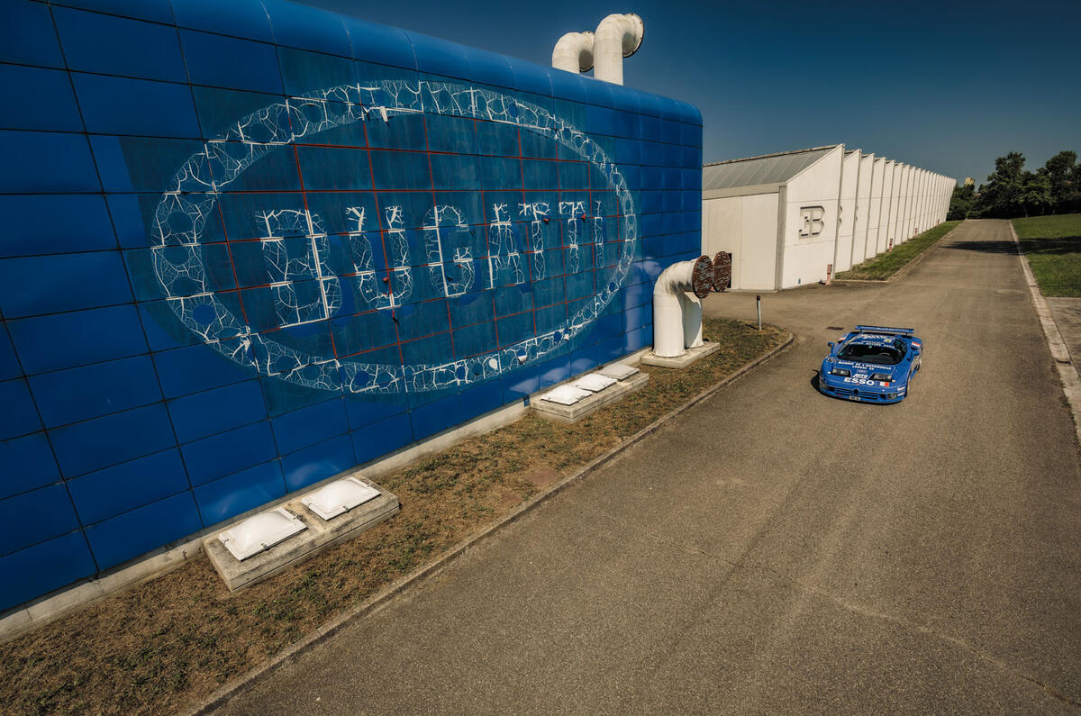Bugatti EB110 at abandoned factory
