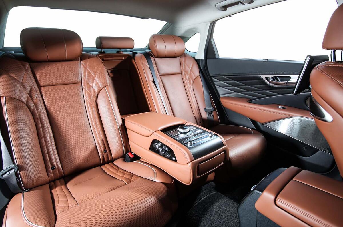 Kia K900
