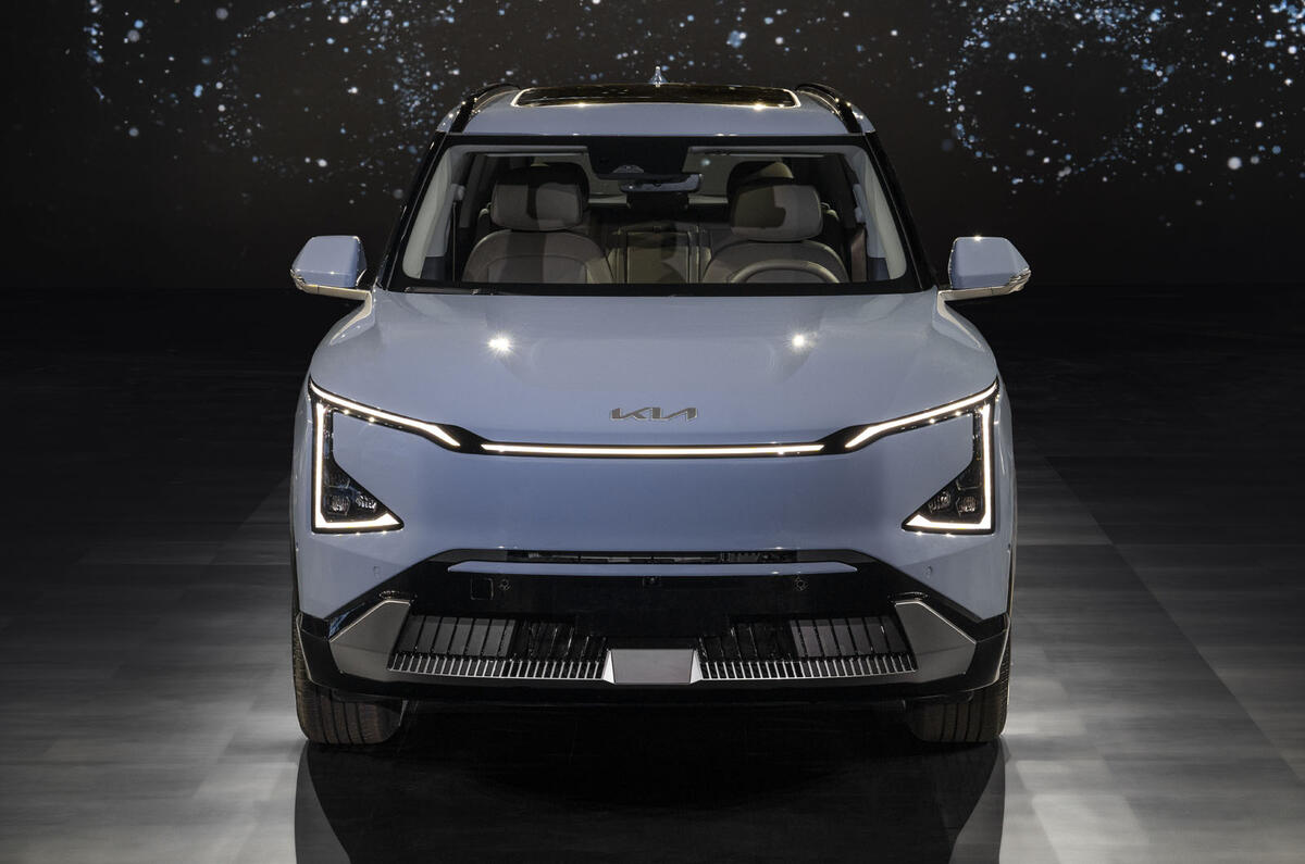 Kia Ev5 reveal in studio 003 Kia Ev5 reveal in studio 003