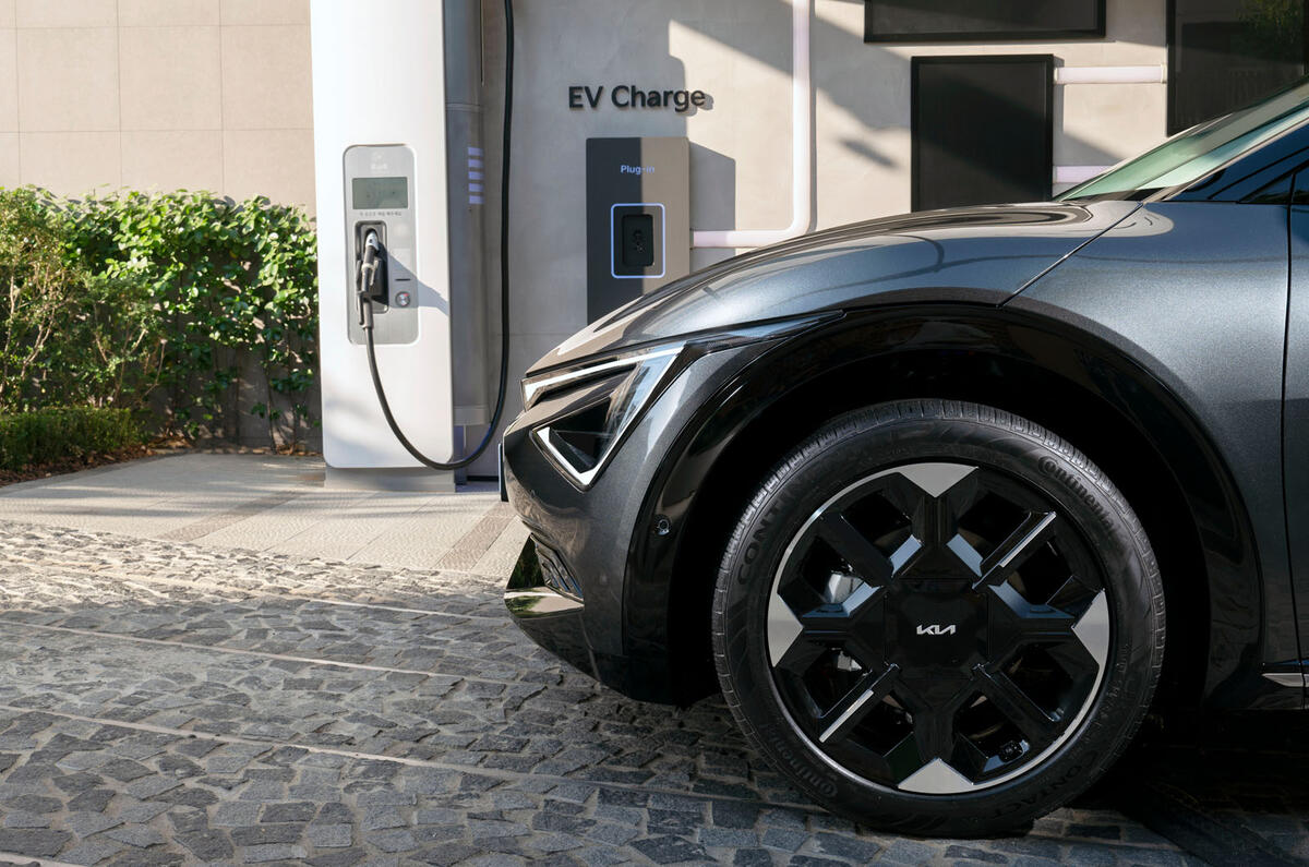 Kia EV6 facelift 2024 charging