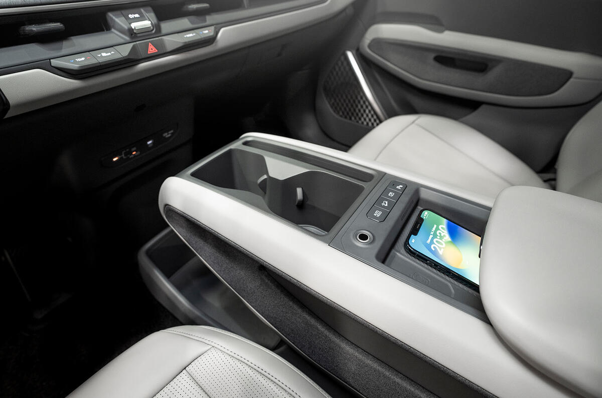 Kia EV9 centre console Kia EV9 centre console