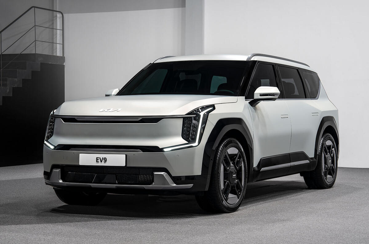 Kia EV9 front three quarter Kia EV9 front three quarter