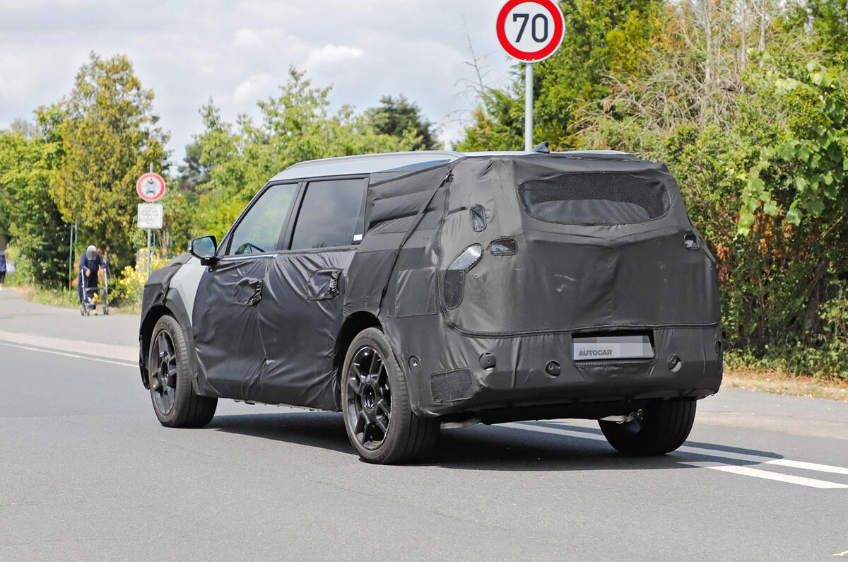 Kia EV9 spies rear three quarter