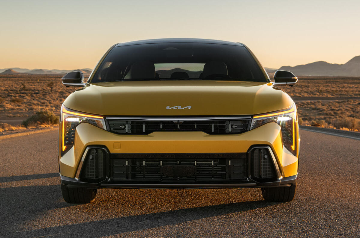 Kia K4 hatchback front Kia K4 hatchback front