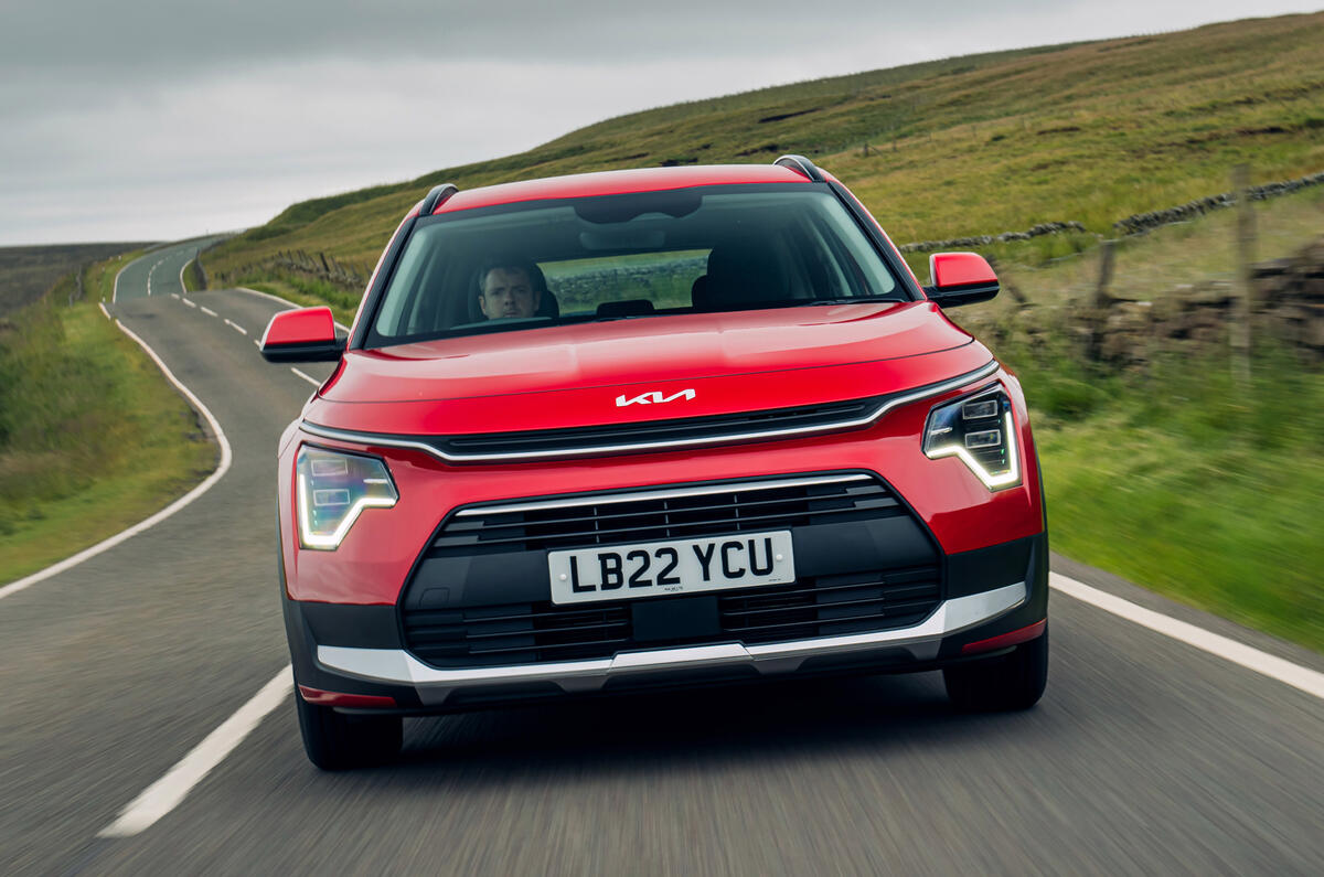 Kia Niro 2022 front tracking Kia Niro 2022 front tracking