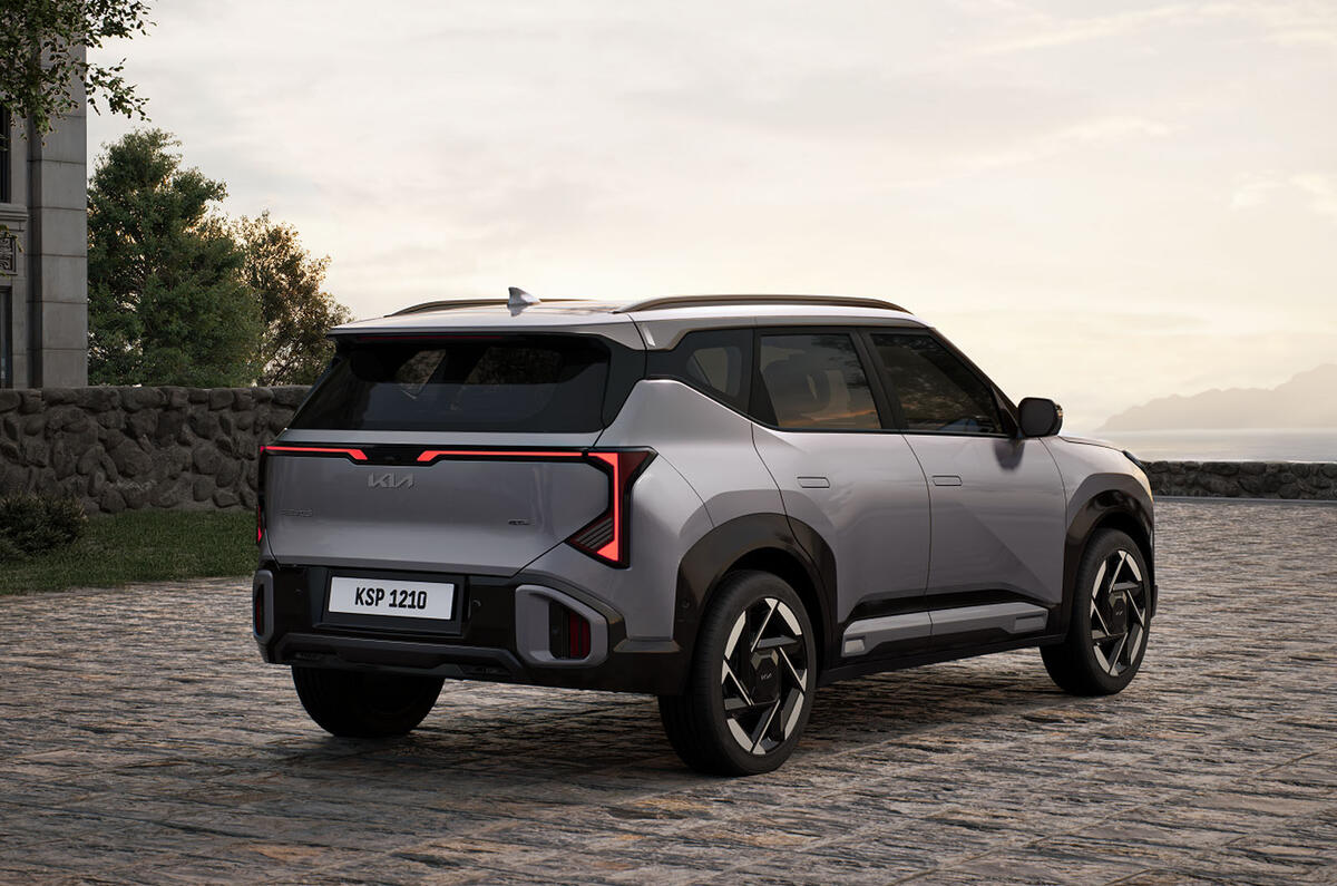 Kia Seltos rear quarter