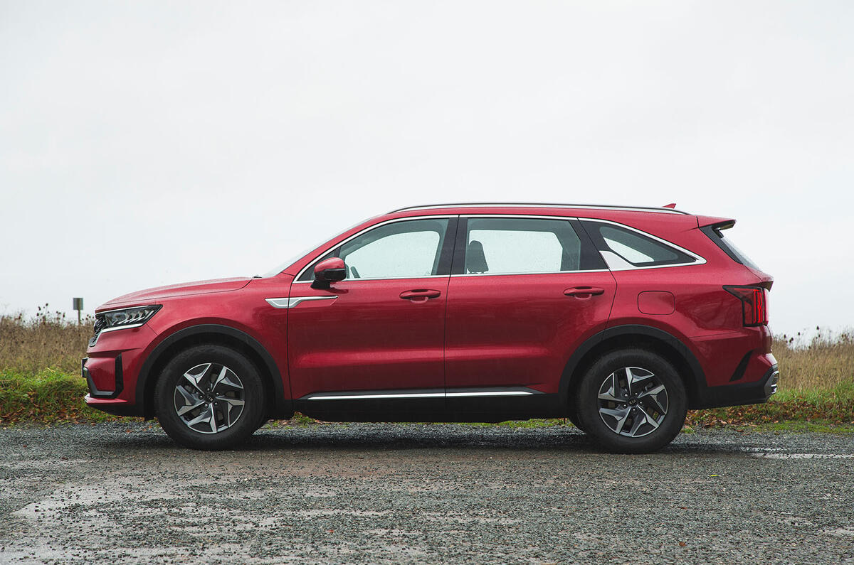 Kia Sorento side static