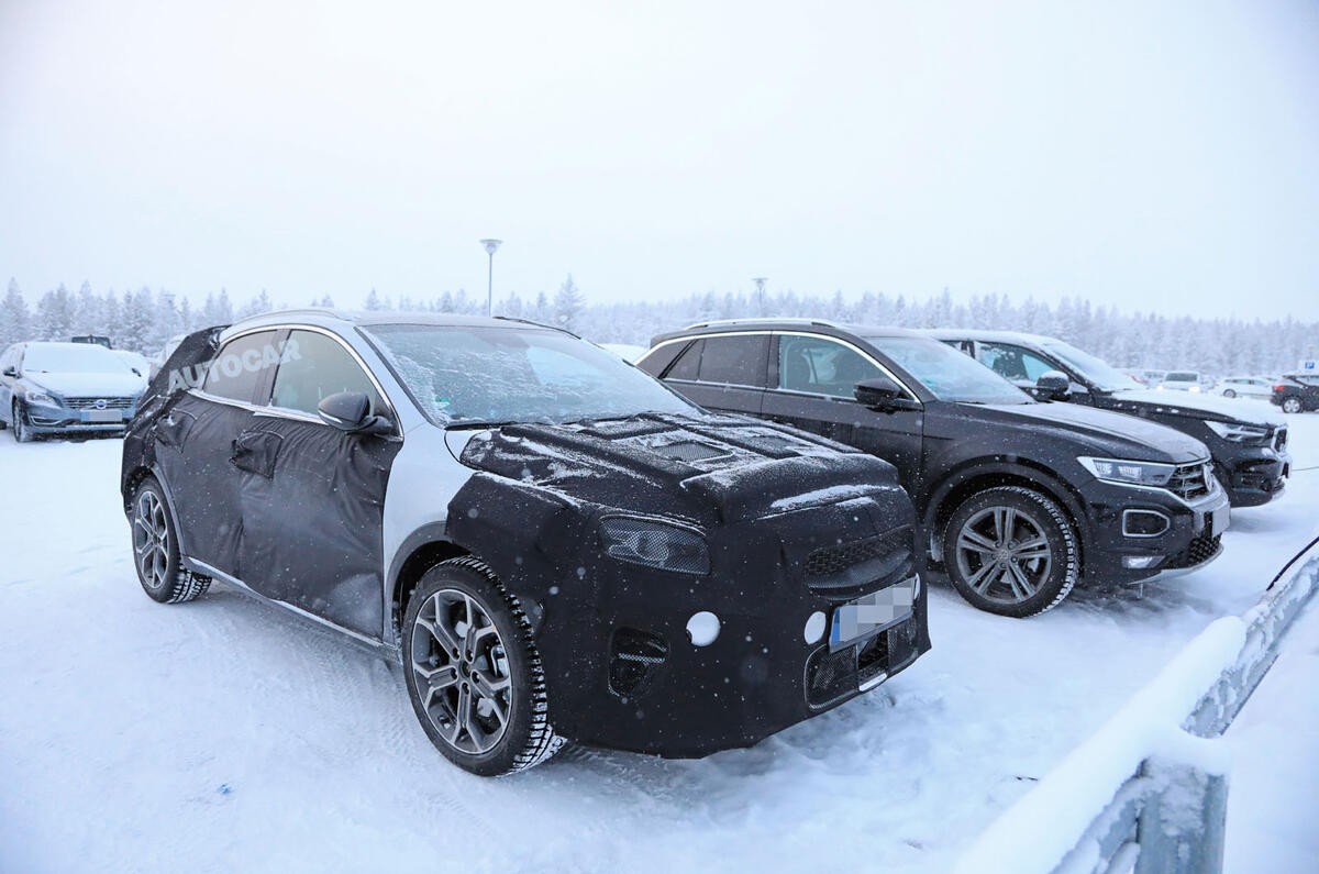 Kia XCeed prototype testing