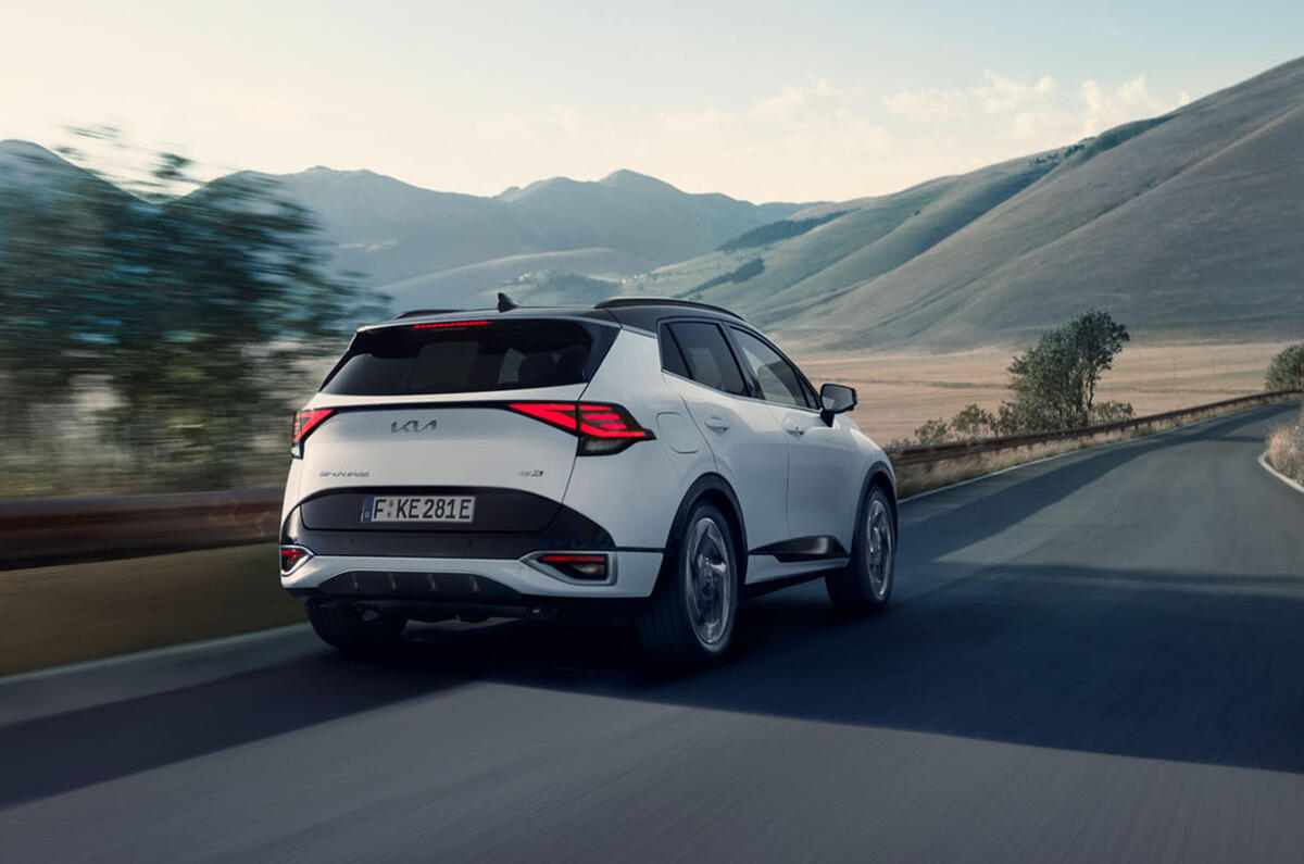 Kia Sportage PHEV rear three quarters