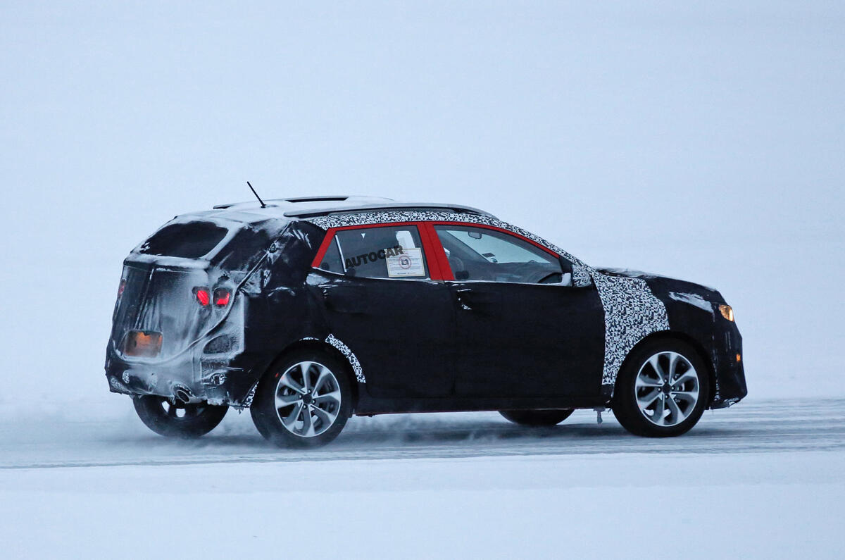 Kia Stonic - first pictures of upcoming Nissan Juke rival