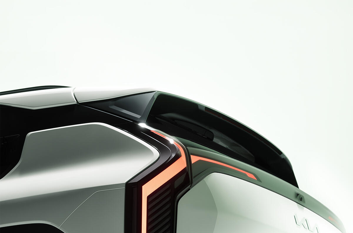 Kia EV3 rear roof line