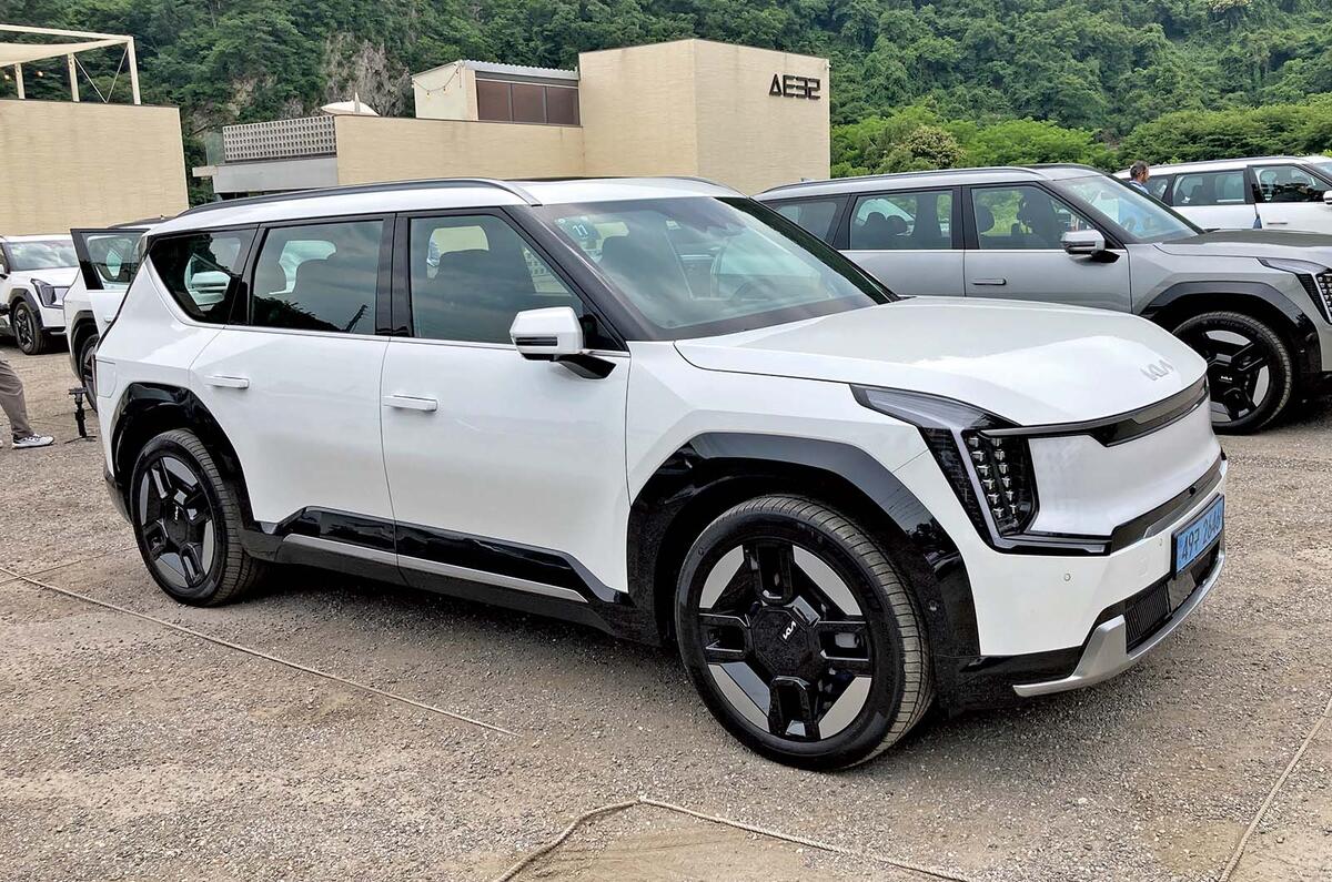 Kia EV9 front three quarter