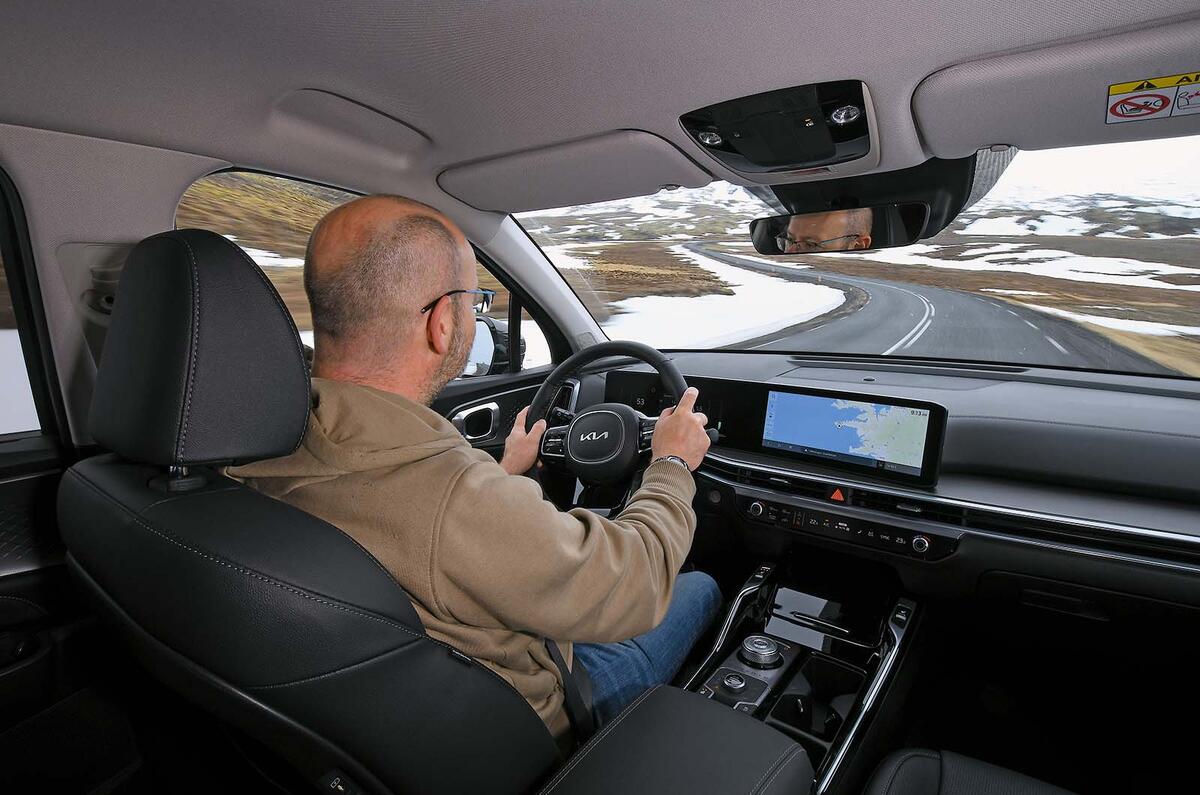 Kia Sorento to Iceland driving Kia Sorento to Iceland driving