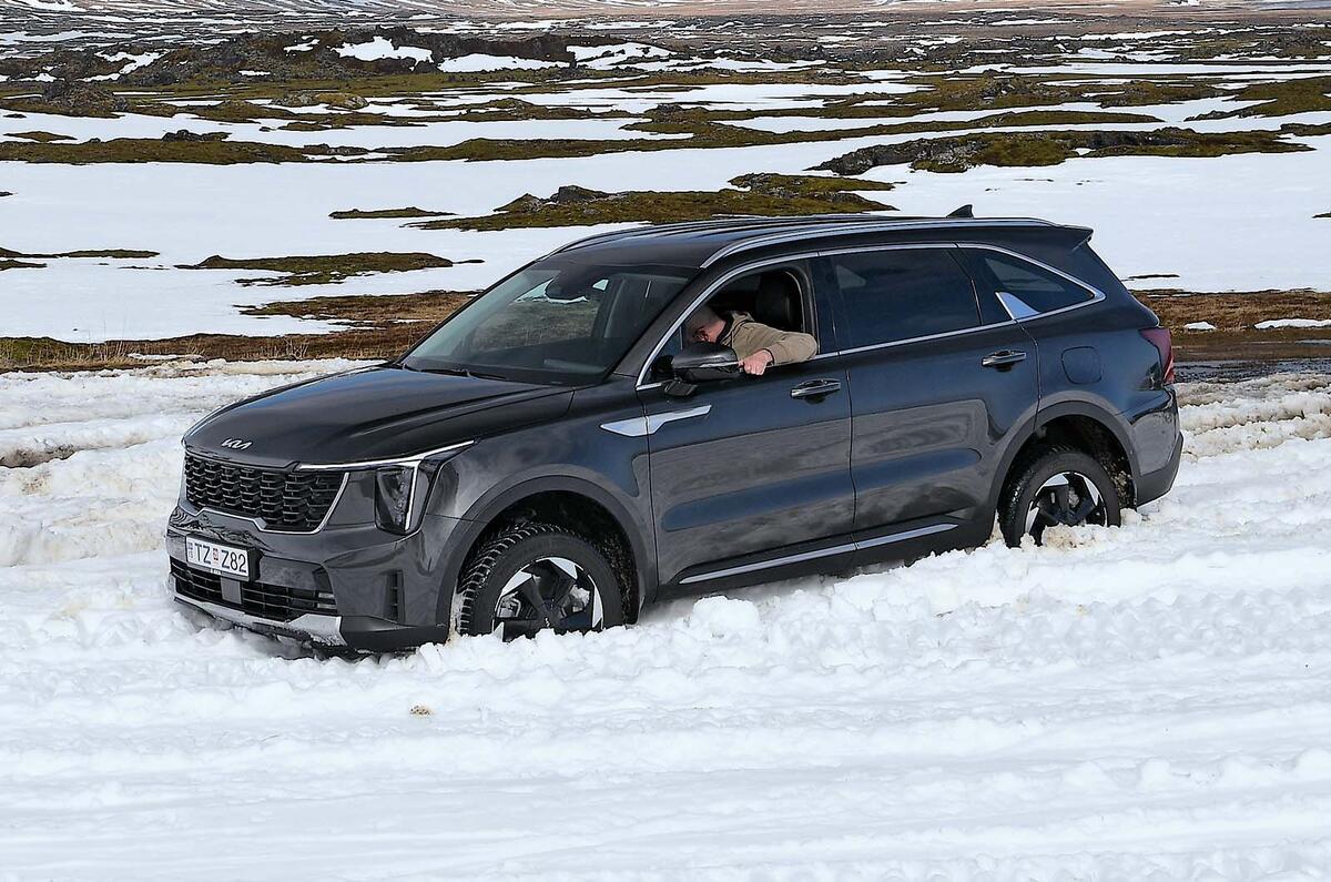 Kia Sorento to Iceland in snow Kia Sorento to Iceland in snow