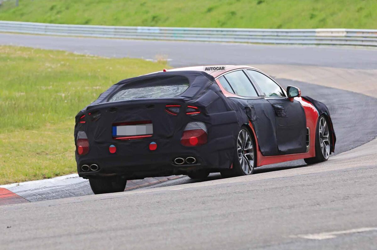 2021 Kia Stinger spyshot rear 3/4 2021 Kia Stinger spyshot rear 3/4