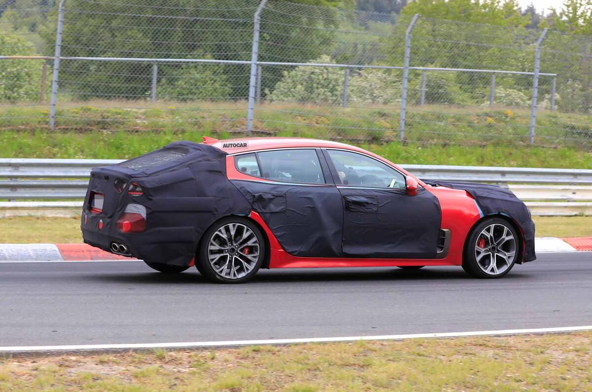 2021 Kia Stinger spyshot side rear 2021 Kia Stinger spyshot side rear