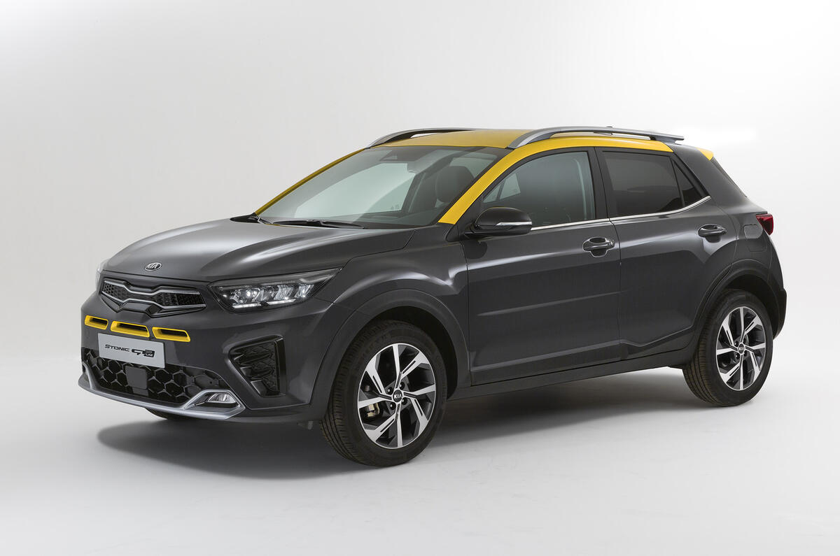 2020 Kia Stonic - front 3/4 2020 Kia Stonic - front 3/4