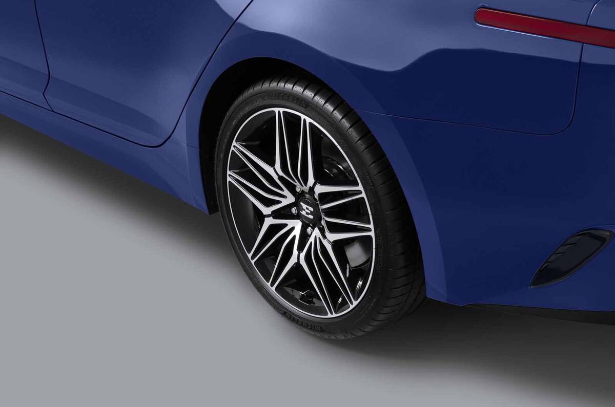 Kia Stinger wheel