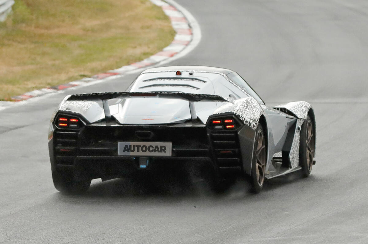 KTM XBow GT2 2022 rear braking wet track KTM XBow GT2 2022 rear braking wet track