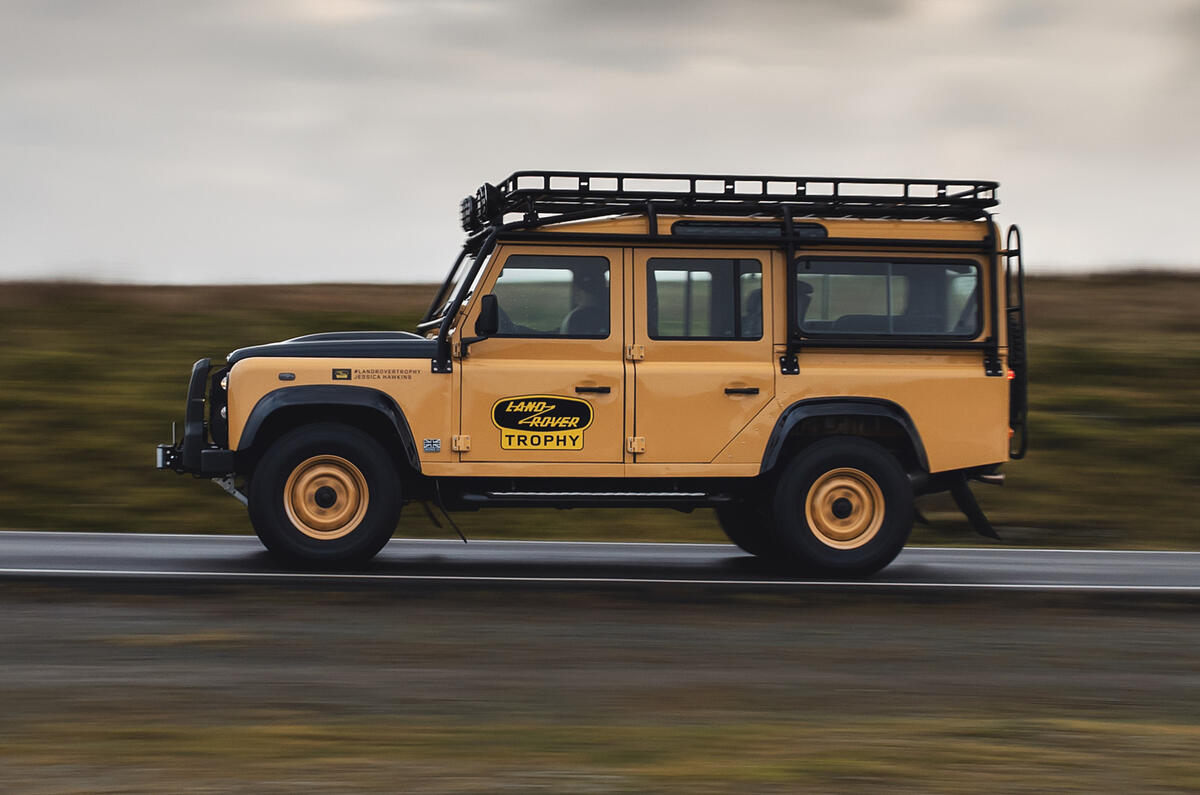 L Classic Trophy 100221 05 L Classic Trophy 100221 05