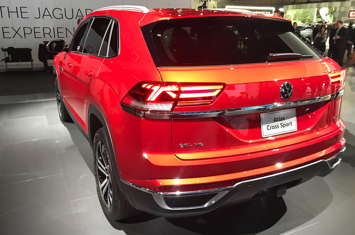 Volkswagen Atlas Cross Sport LA motor show Volkswagen Atlas Cross Sport LA motor show