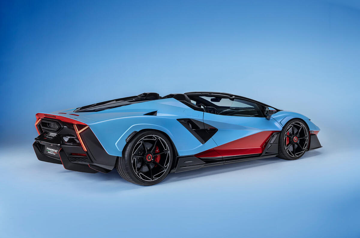 Lambo auto fondo azzurro uniforme 116