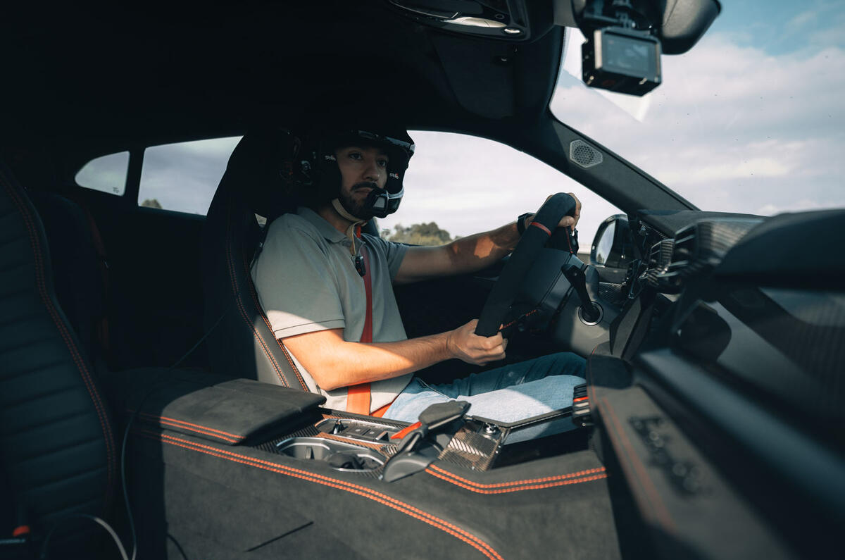 Lamborghini Urus SE Perfomante review 2026 152