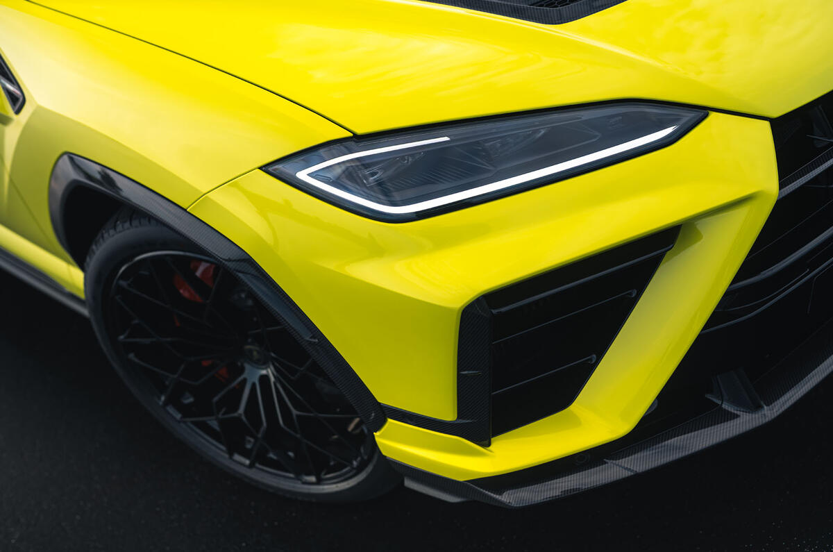 Lamborghini Urus SE Perfomante review 2026 157