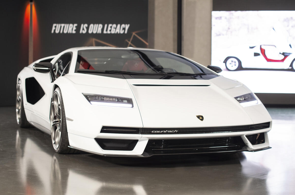 Lamborghini Countach LPI 800 4 (68) Lamborghini Countach LPI 800 4 (68)
