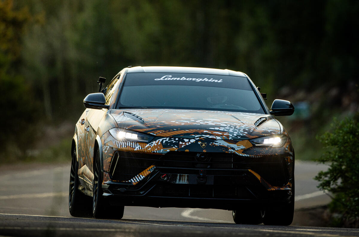 Lamborghini Urus   Pikes Peak Record 2022 front Lamborghini Urus   Pikes Peak Record 2022 front