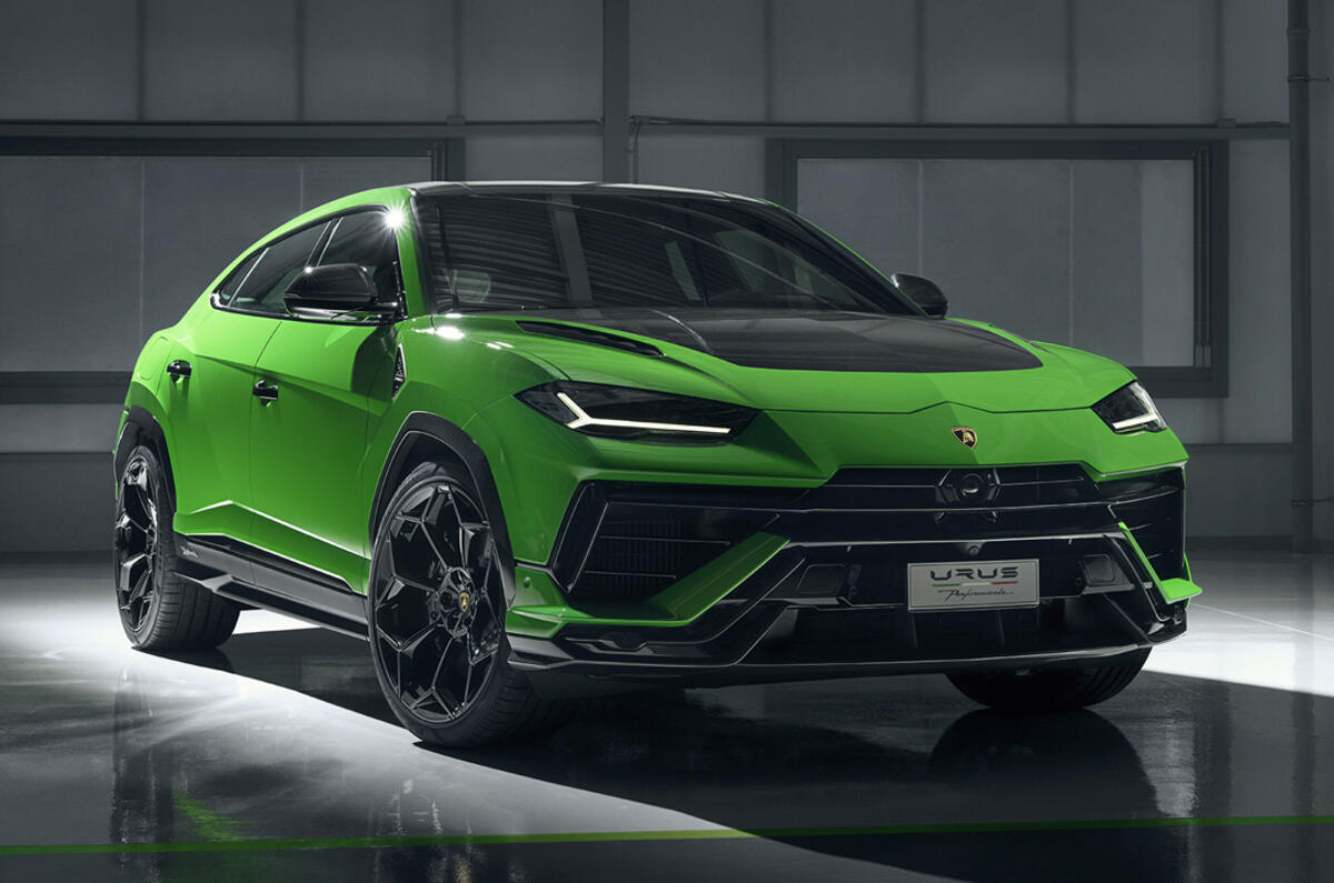 Lamborghini Urus Performante green static front Lamborghini Urus Performante green static front