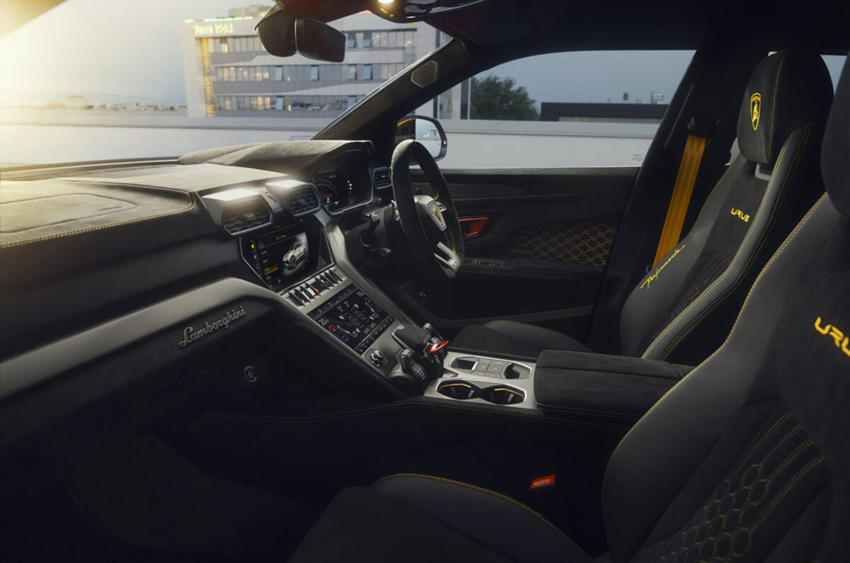 Lamborghini Urus Performante yellow interior Lamborghini Urus Performante yellow interior