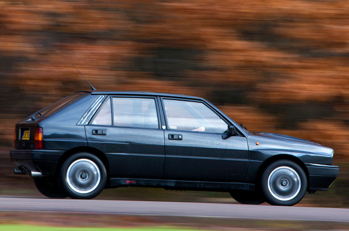 Lancia Delta HF Integrale side